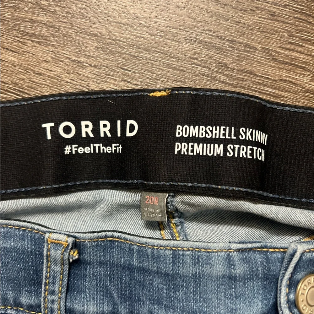 TORRID Bombshell Skinny Premium Stretch Jeans - Picture 2 of 4